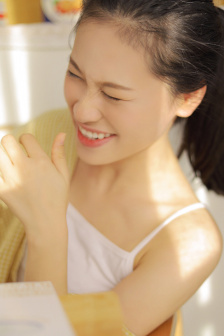 《年轻的小婊孑2》